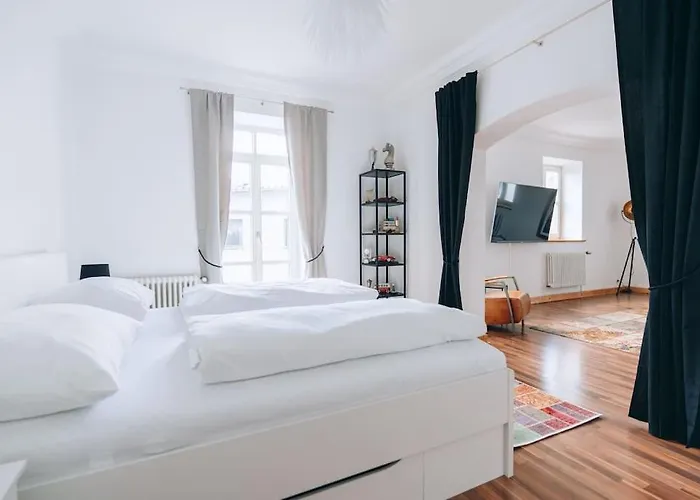 Grosse 4-zimmer-wohnung In Der Ingolstaedter City.